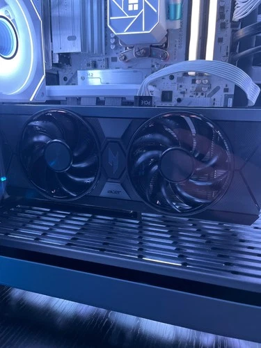 Acer Nitro Radeon Rx 9060 XT 16GB (OVERCLOCK)
