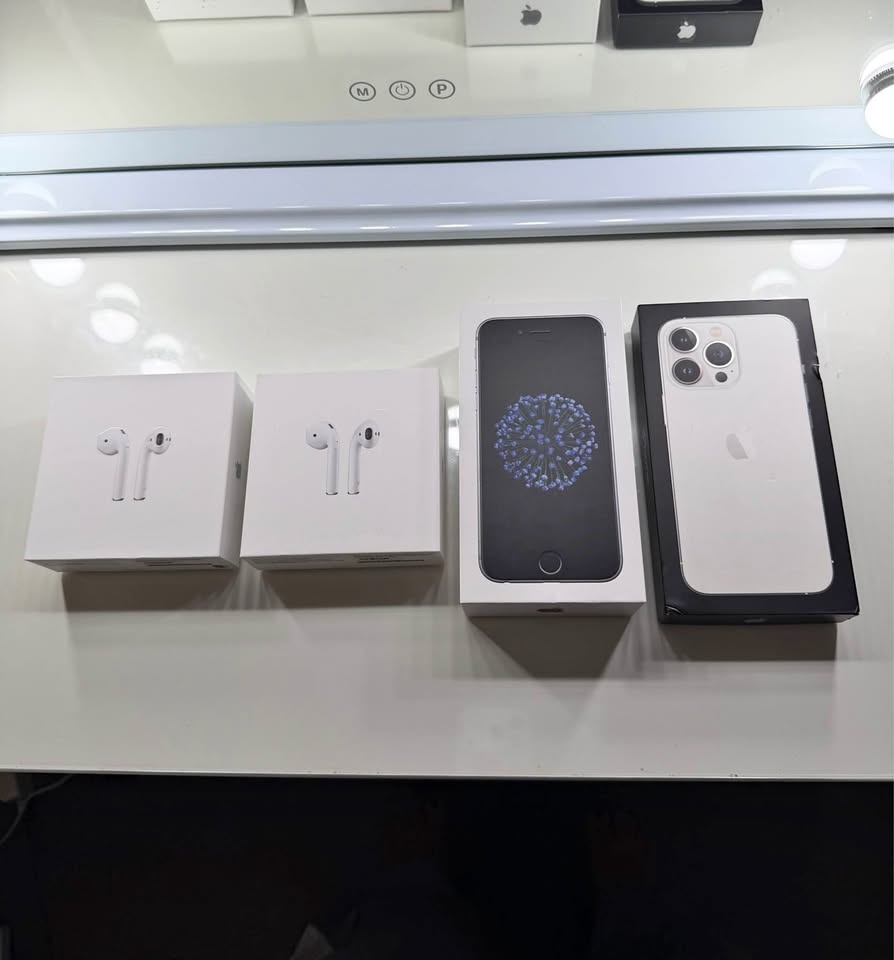 Apple Boxes for Airpods & iPhones