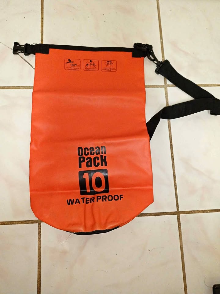 Waterproof shoulder sling bag