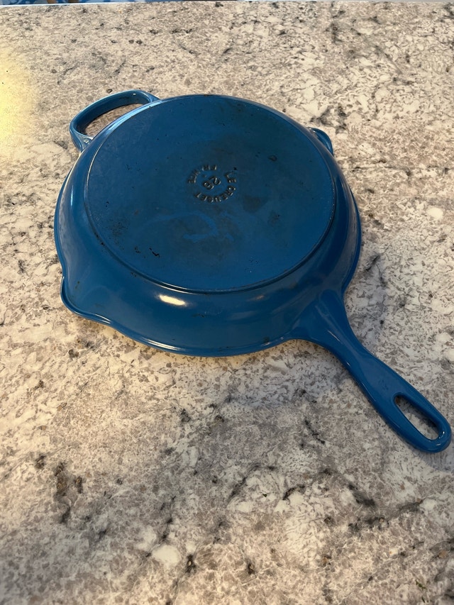 Le Creuset lightly used pan - photo 2