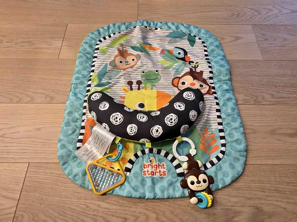 Bright Stars tummy time mat