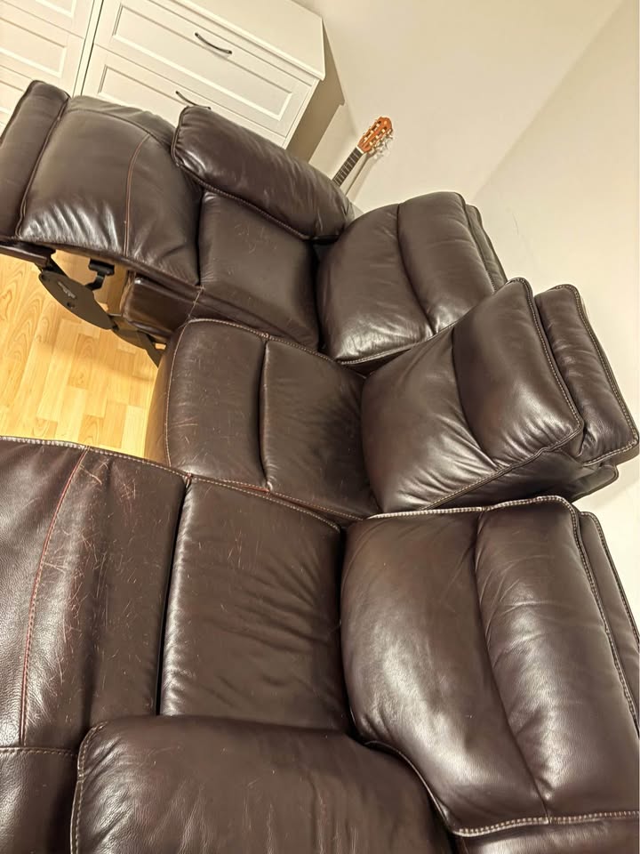 Leather recliner, electric control - photo 3