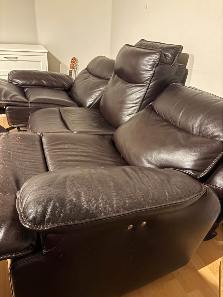 Leather recliner, electric control - photo 4