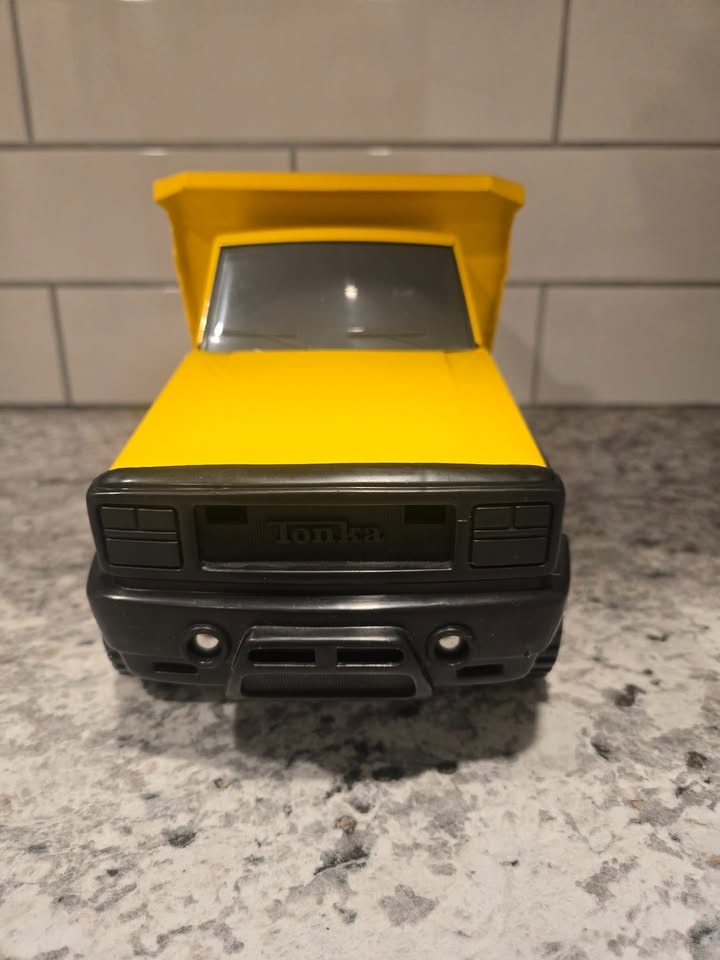 Tonka Quarry Dump Truck - photo 3