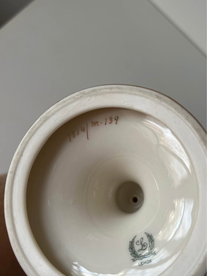 Super RARE Lenox Westchester chocolate pot mint condition - photo 2
