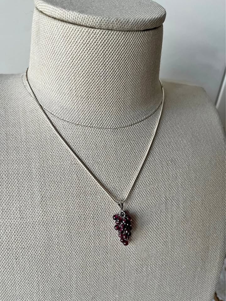 Sterling silver and garnets necklace NEW