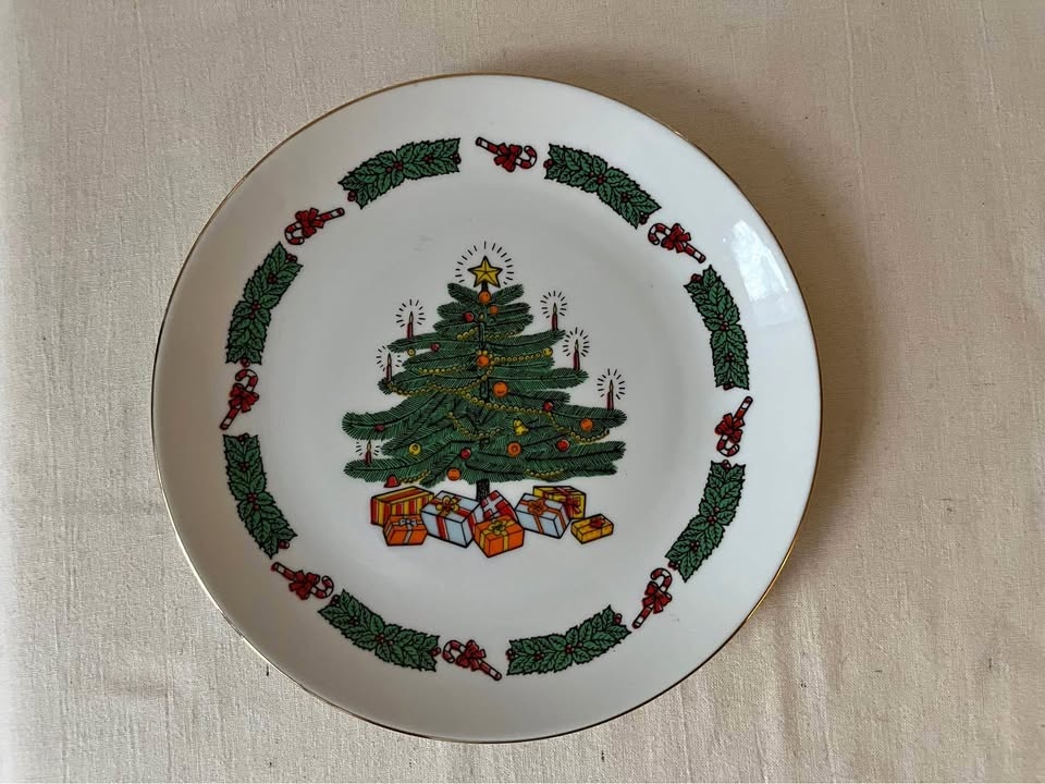 Chadwick Miller decorative porcelain Christmas plate