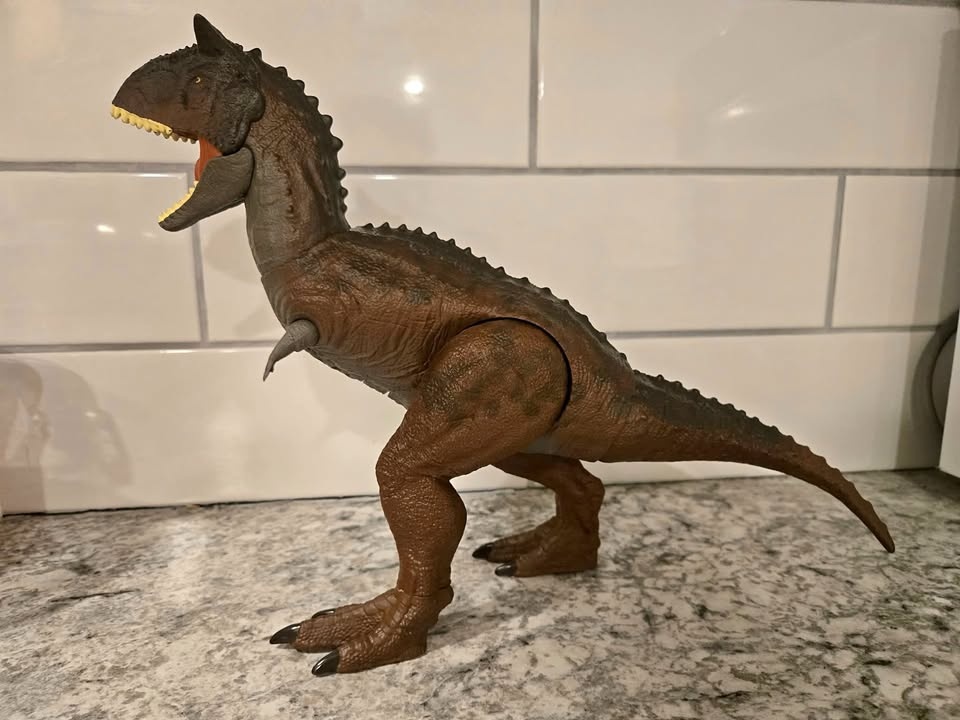 Jurassic World Carnotaurus Toro