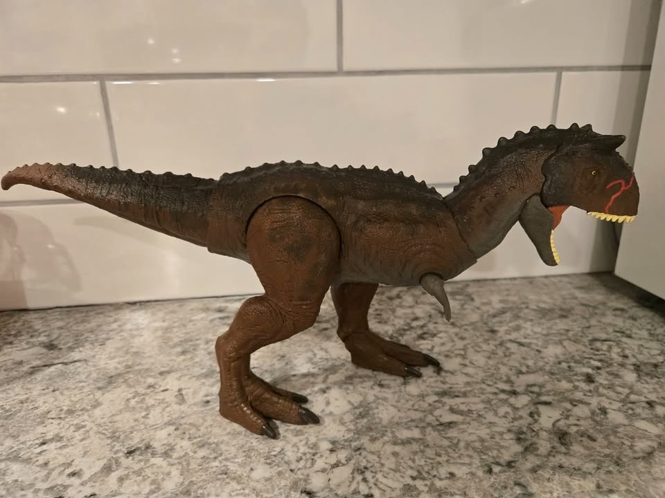 Jurassic World Carnotaurus Toro - photo 2
