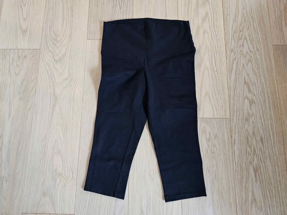Thyme Maternity capri leggings (size small) - photo 2