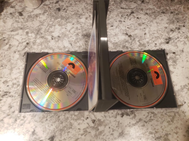 Bee Gees Greatest CD - photo 3