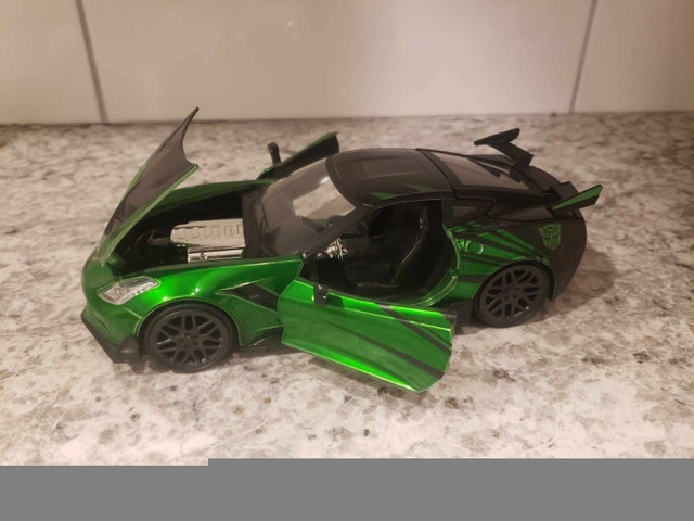 Die Cast Chevrolet Chorvette Transformers 1:24 - photo 3
