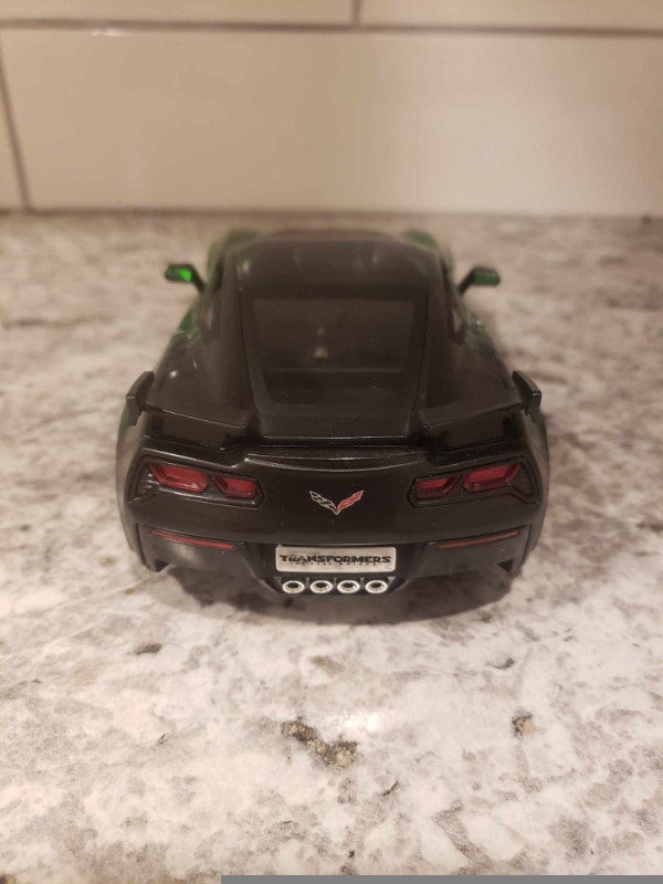 Die Cast Chevrolet Chorvette Transformers 1:24 - photo 4