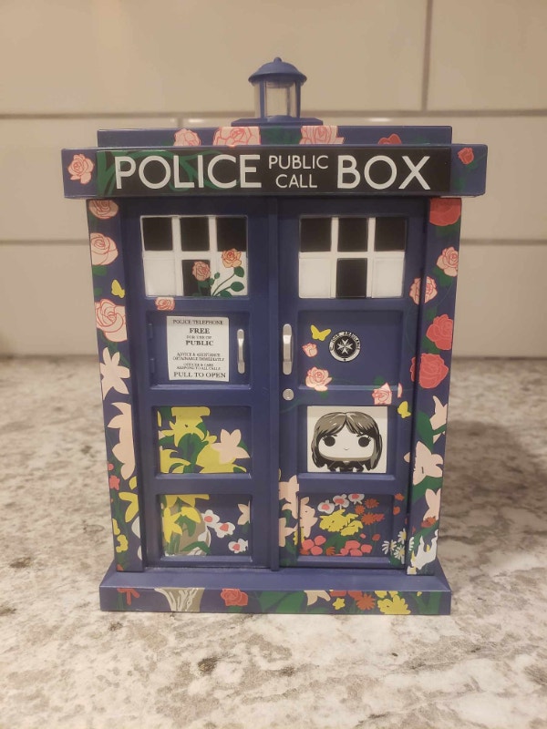 Funko Pop! Doctor Who The Tardis Clara's Memorial