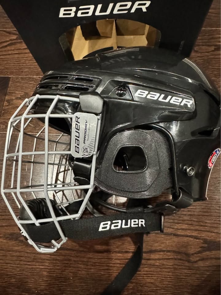 Hockey/Skating Helmet -Junior size - photo 4