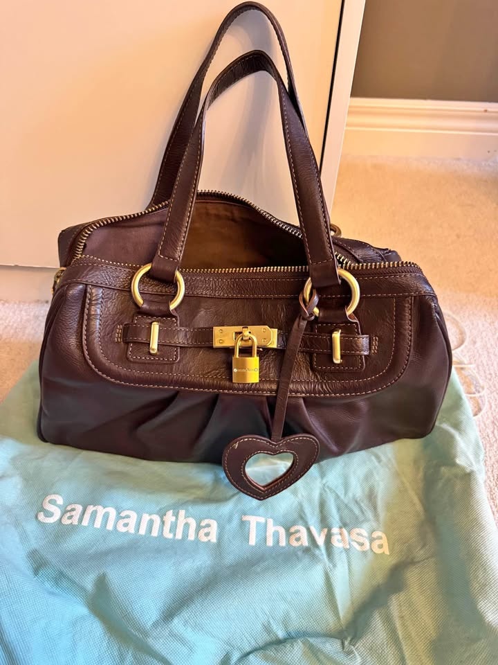 Samantha Thavasa-Brown Leather Purse
