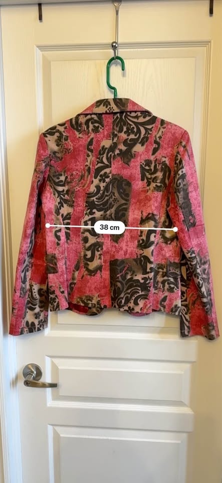 Women’s Jacket - S/M - photo 3
