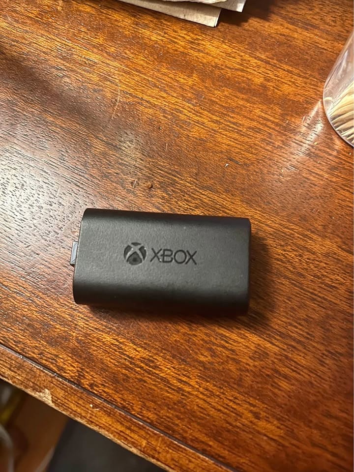 Xbox One controller rechargeable battery