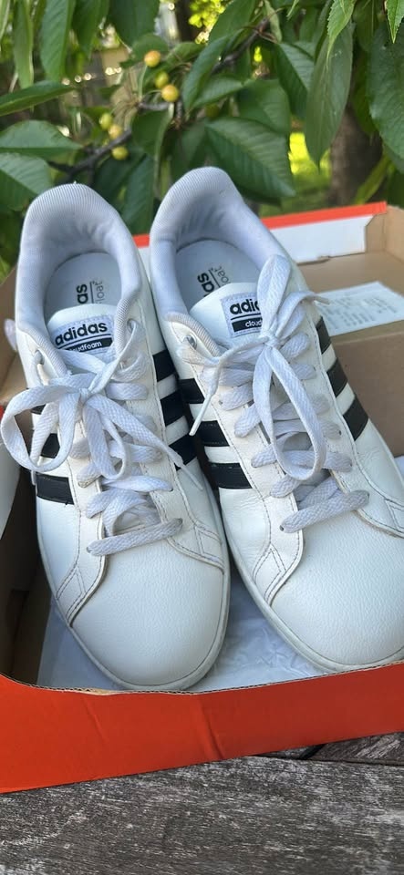 Adidas Cloudfoam Sneaker - size 9 - photo 2