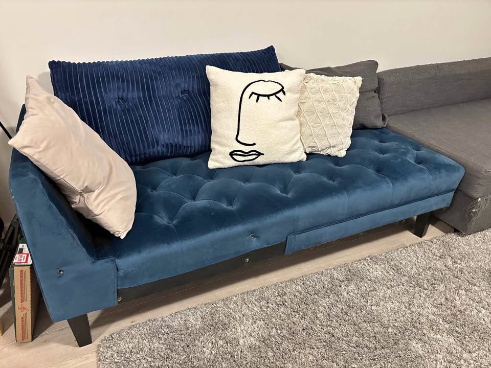 Love seat Navy blue Velvet