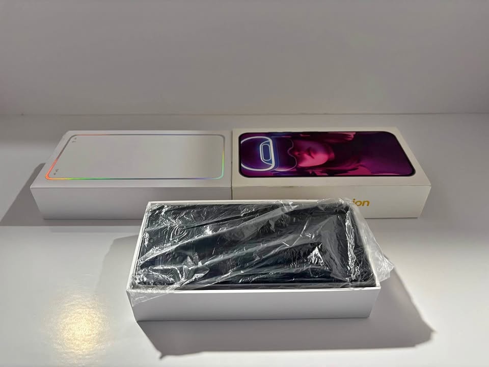 Global version phone , Android, 8 Gb