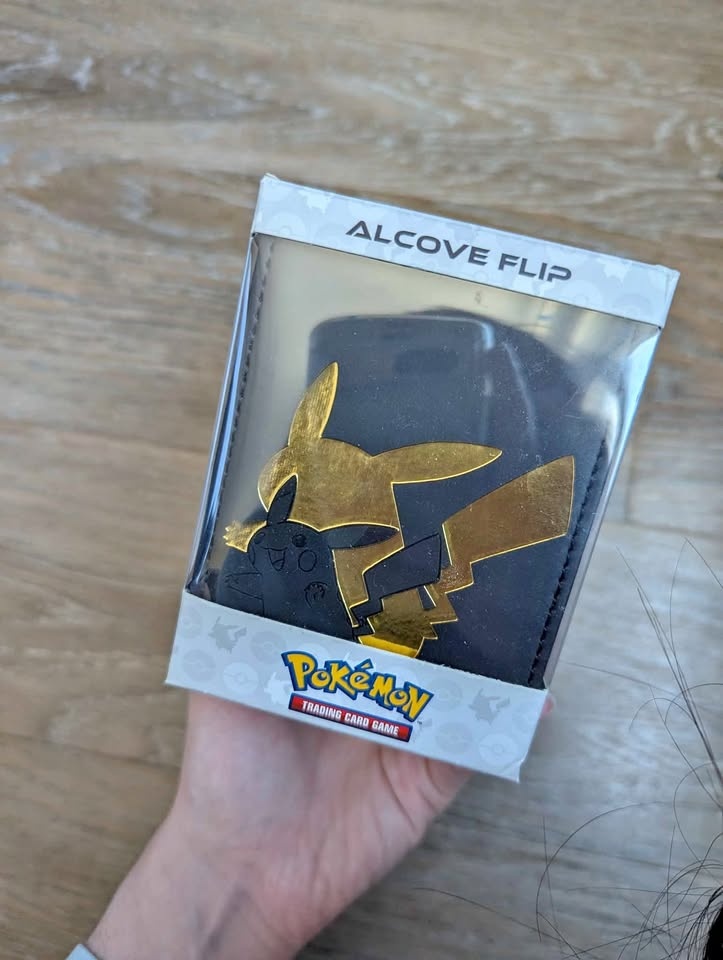 Pokemon Deck Box Pikachu Alcove flip