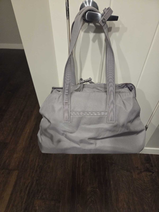 Lululemon Violet Nylon Duffle Bag - Gym/Travel - Good Condition! - photo 2