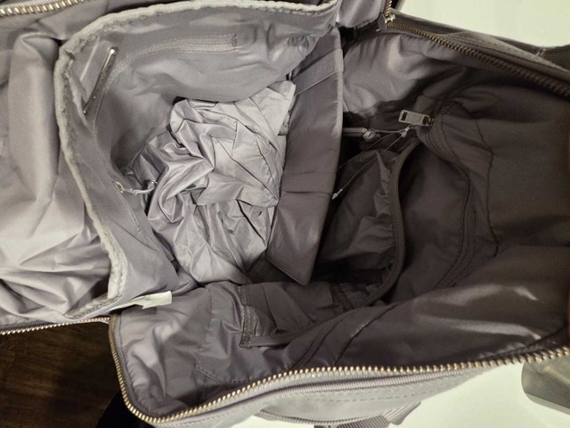 Lululemon Violet Nylon Duffle Bag - Gym/Travel - Good Condition! - photo 4