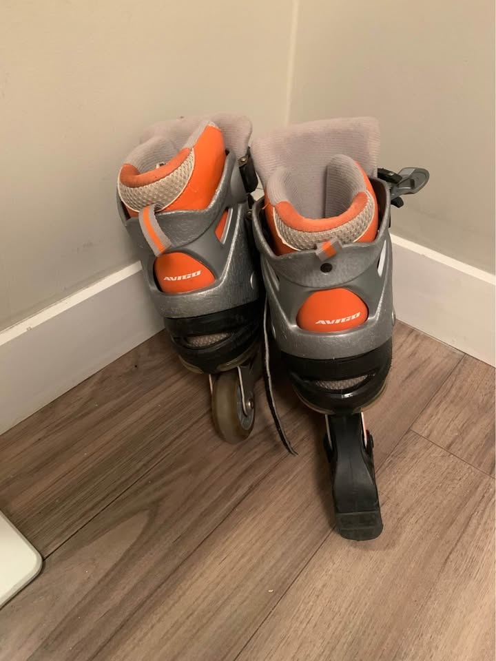 Free Kids Inline Roller Blades Size 5-8 in Perfect Condition! - photo 3
