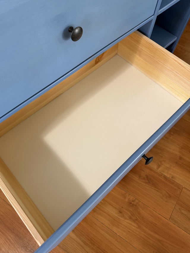Change Table/Dresser - photo 5