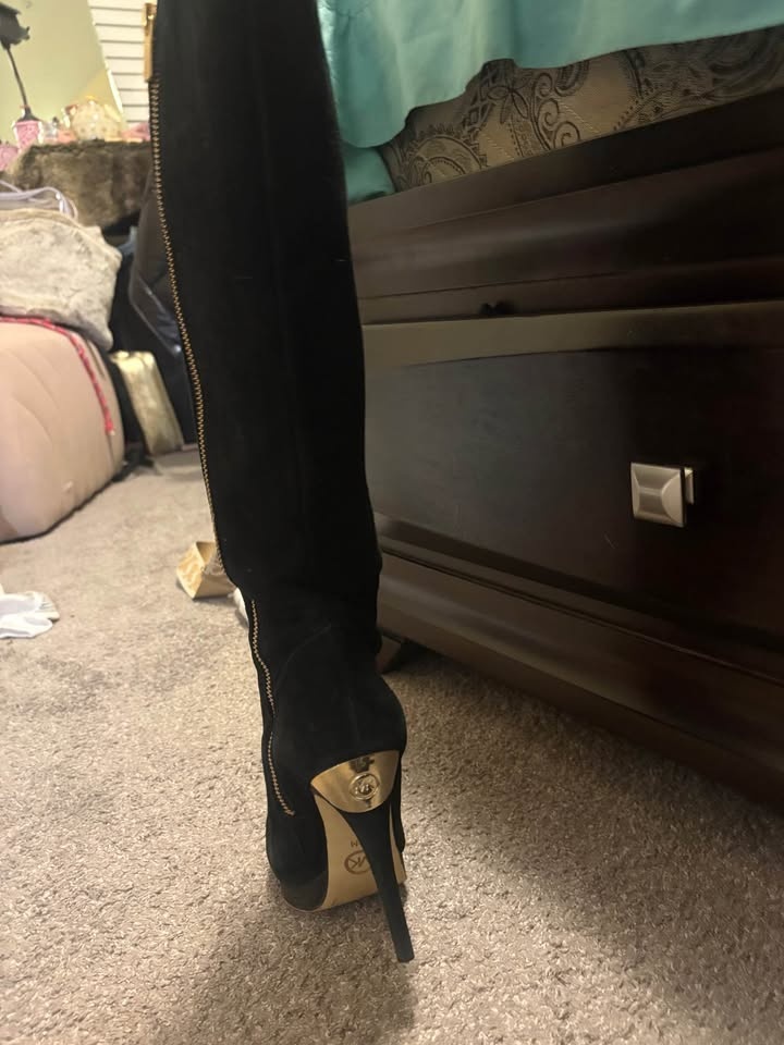 Size 6 Mk knee high boots - photo 3