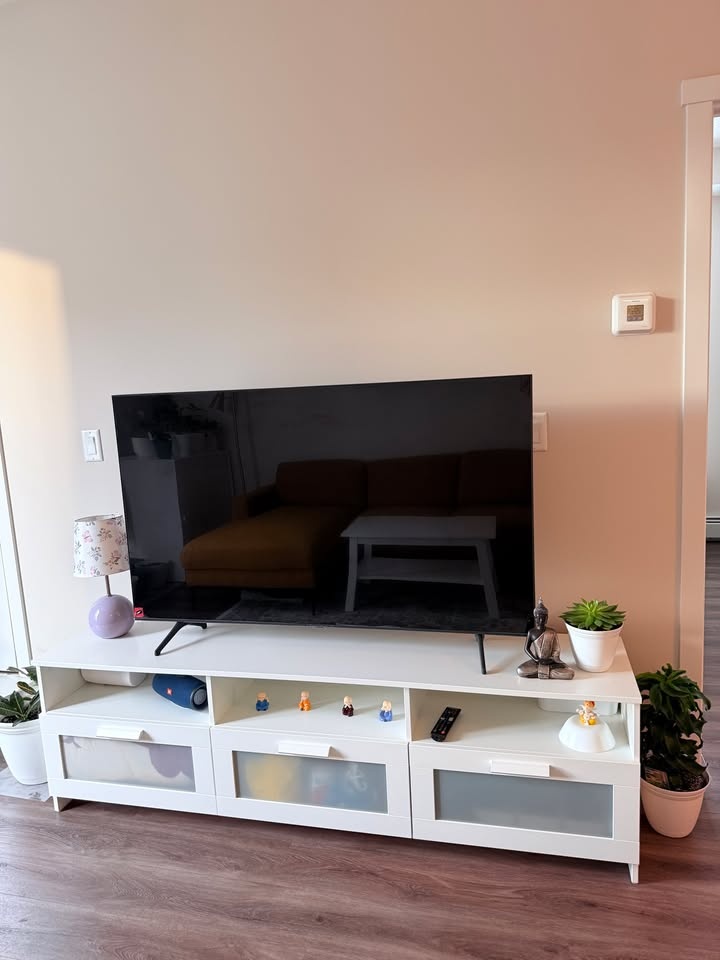 TV bench/ TV stand, white (TV not included) - photo 3