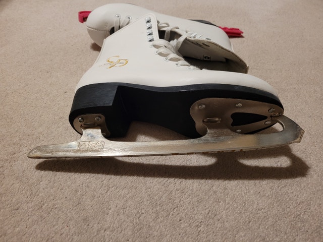 CCM Jamie Sale & David Pelletier Figure Skates - photo 3