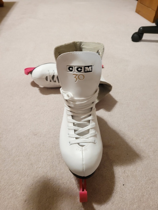 CCM Jamie Sale & David Pelletier Figure Skates - photo 4