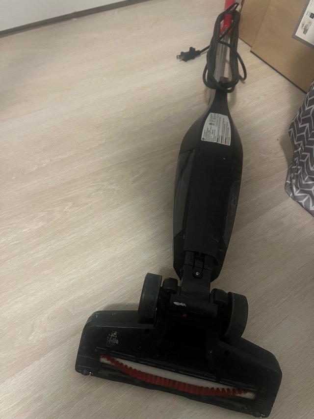 Dirt Devil Vacuum - photo 4