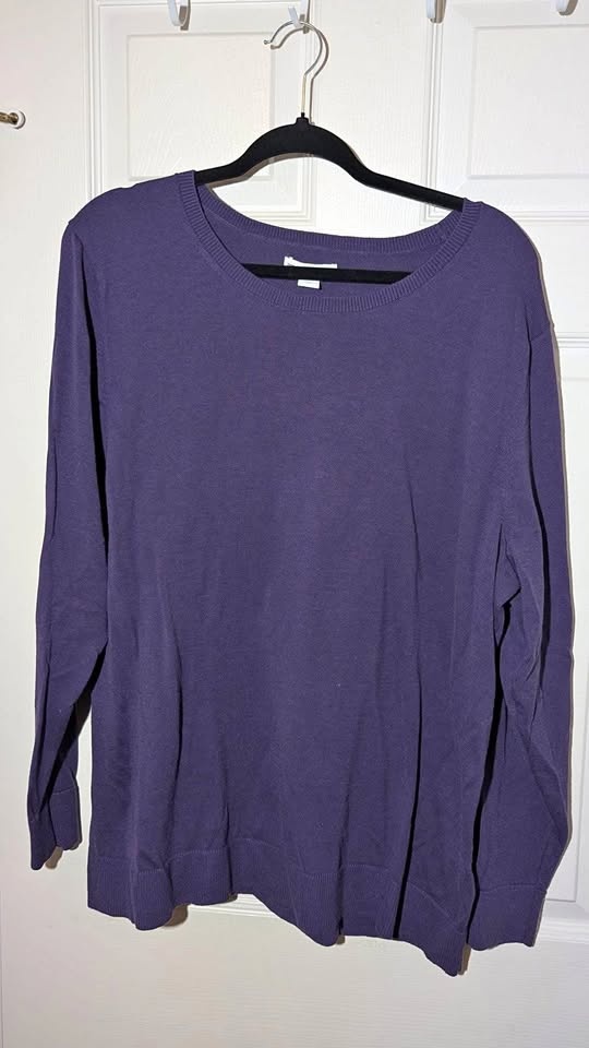 Plus size sweater clear out