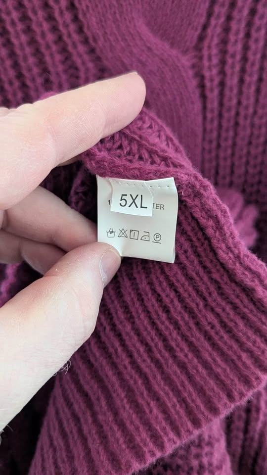Plus size sweater clear out - photo 4