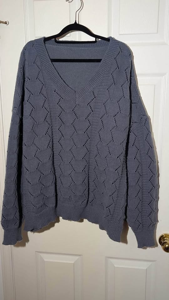 Plus size sweater clear out - photo 5