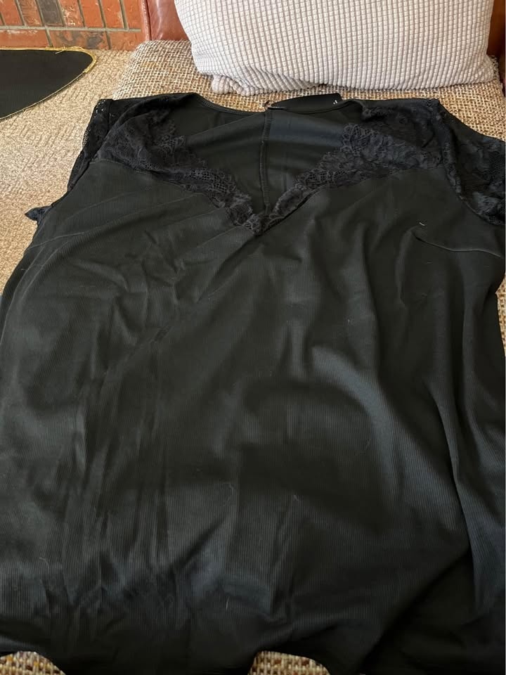 BNWT SHEIN curve top