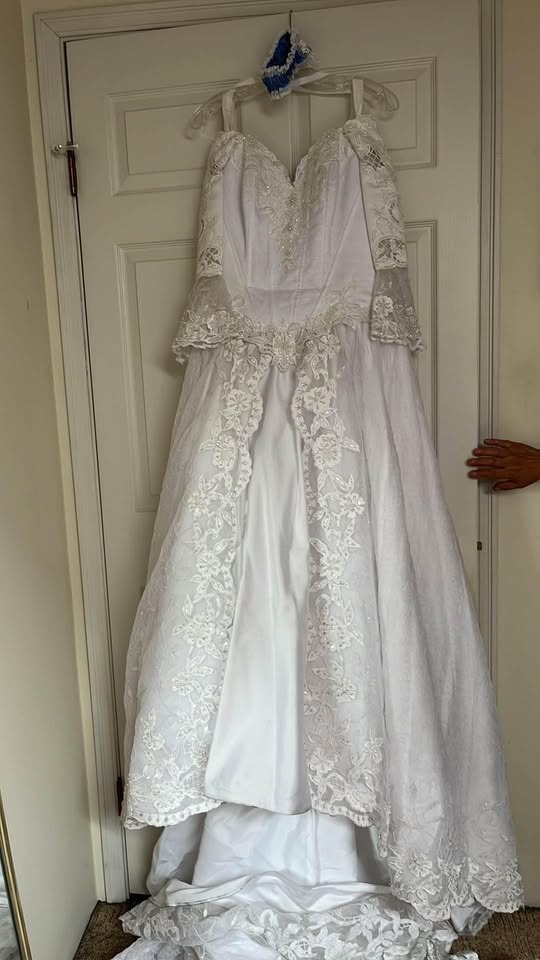 Size 16 princess style wedding gown