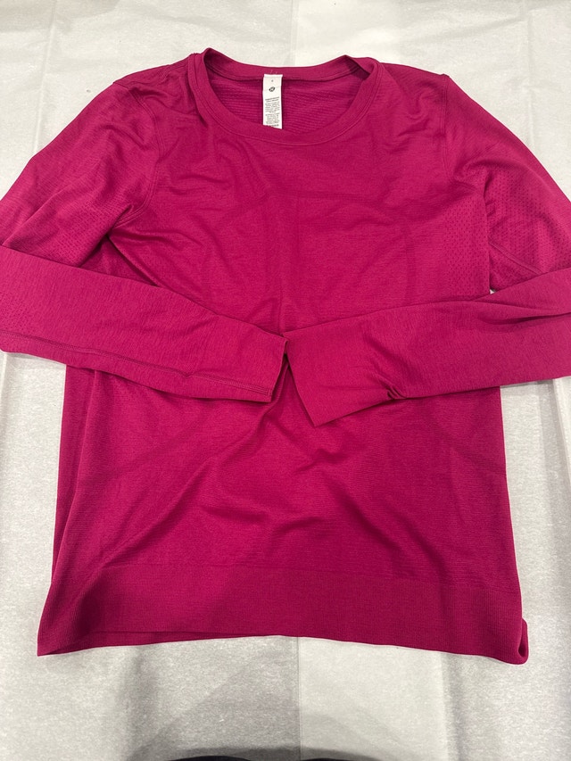 Lululemon Workout Top – Size 6