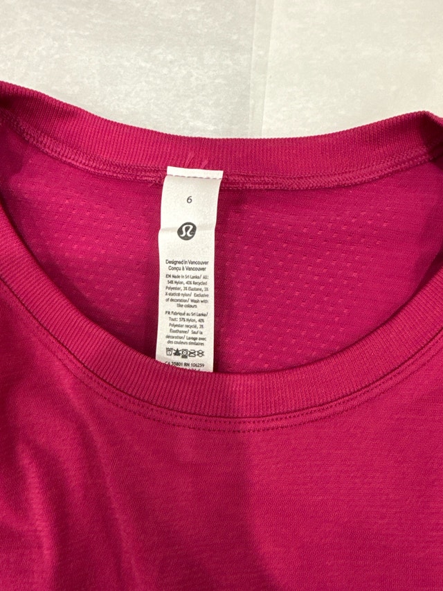 Lululemon Workout Top – Size 6 - photo 2