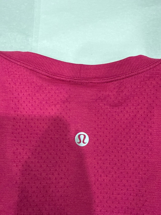 Lululemon Workout Top – Size 6 - photo 4