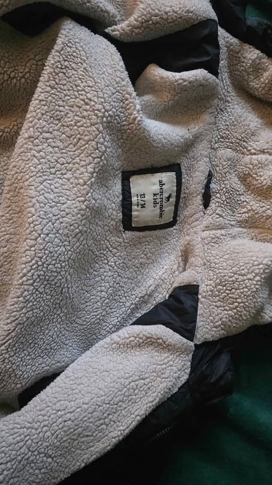 Euc boys size 13/14 winter jacket - photo 2