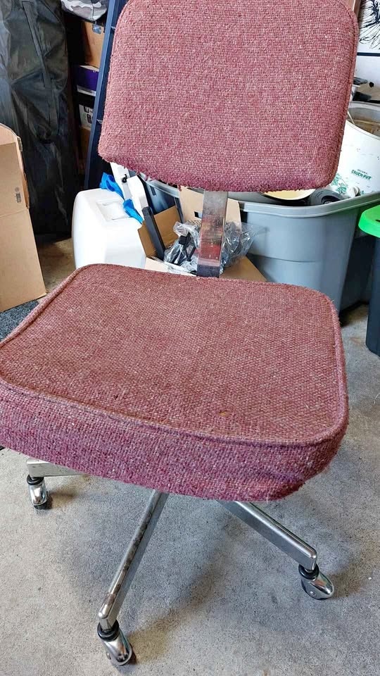 Comfy Rolling Chair