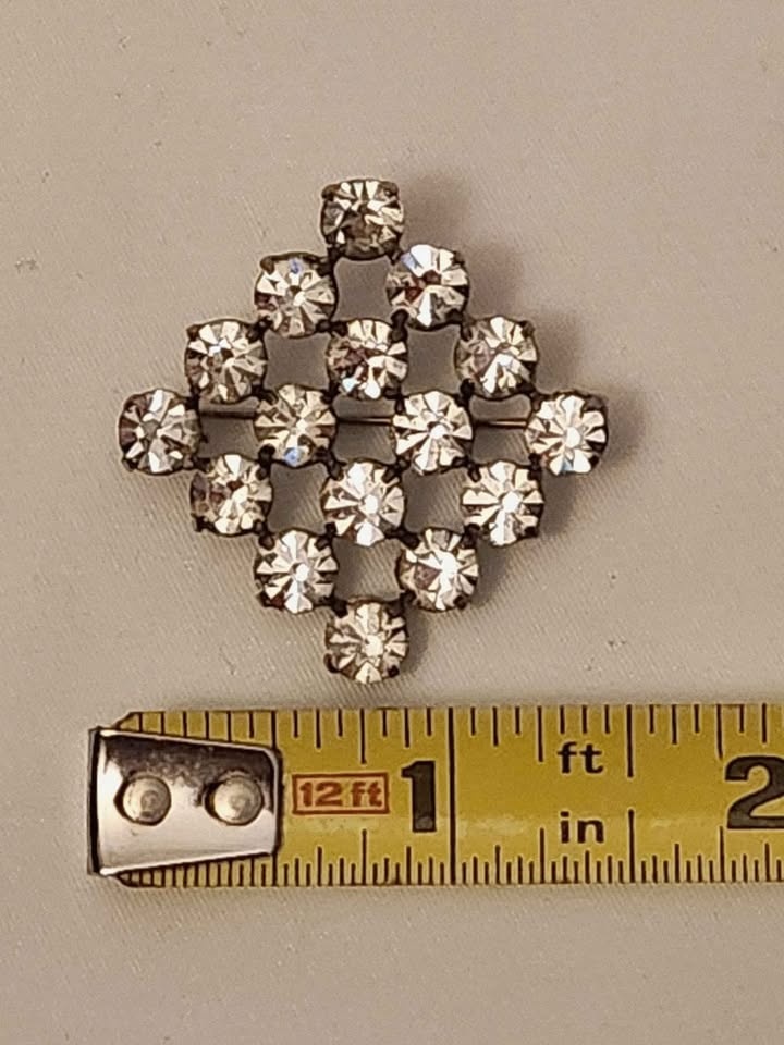 Vintage Square/ Diamond Shaped Brooch - photo 2