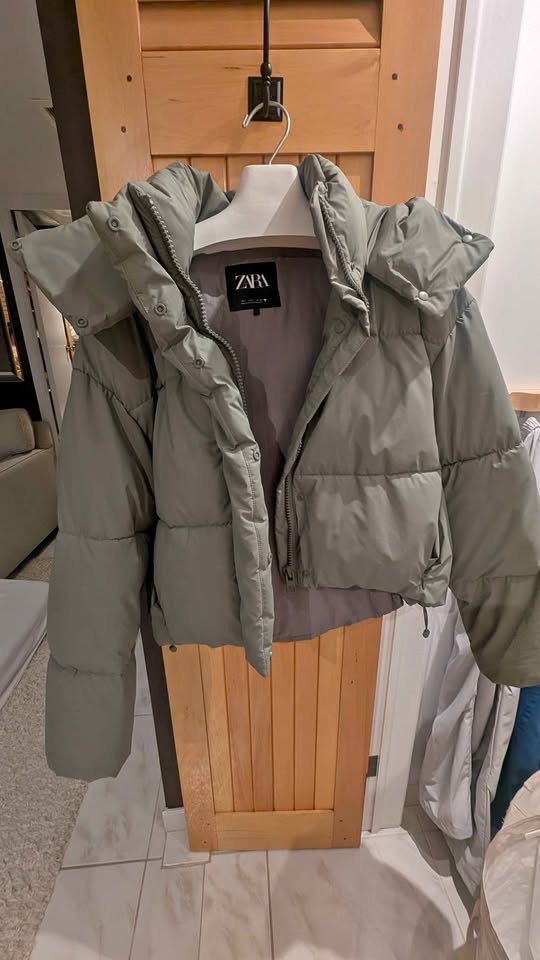 Zara Crop Puffer Jacket 🧡