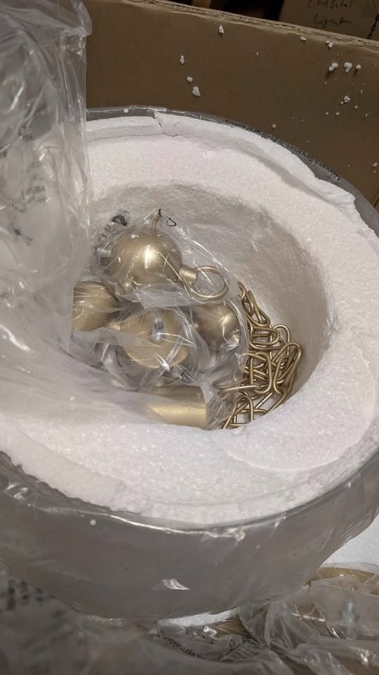 Brand New: WUZUPS® Glass Ceiling Pendant Light - Brushed Gold - photo 4
