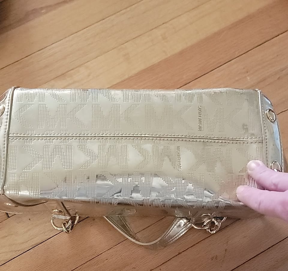 Michael Kors Gold Pocketbook - photo 5