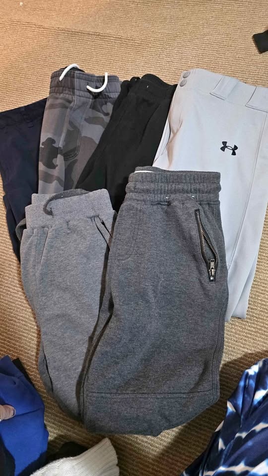 Euc boys( 14/16) and 2 mens(sm)pants lot
